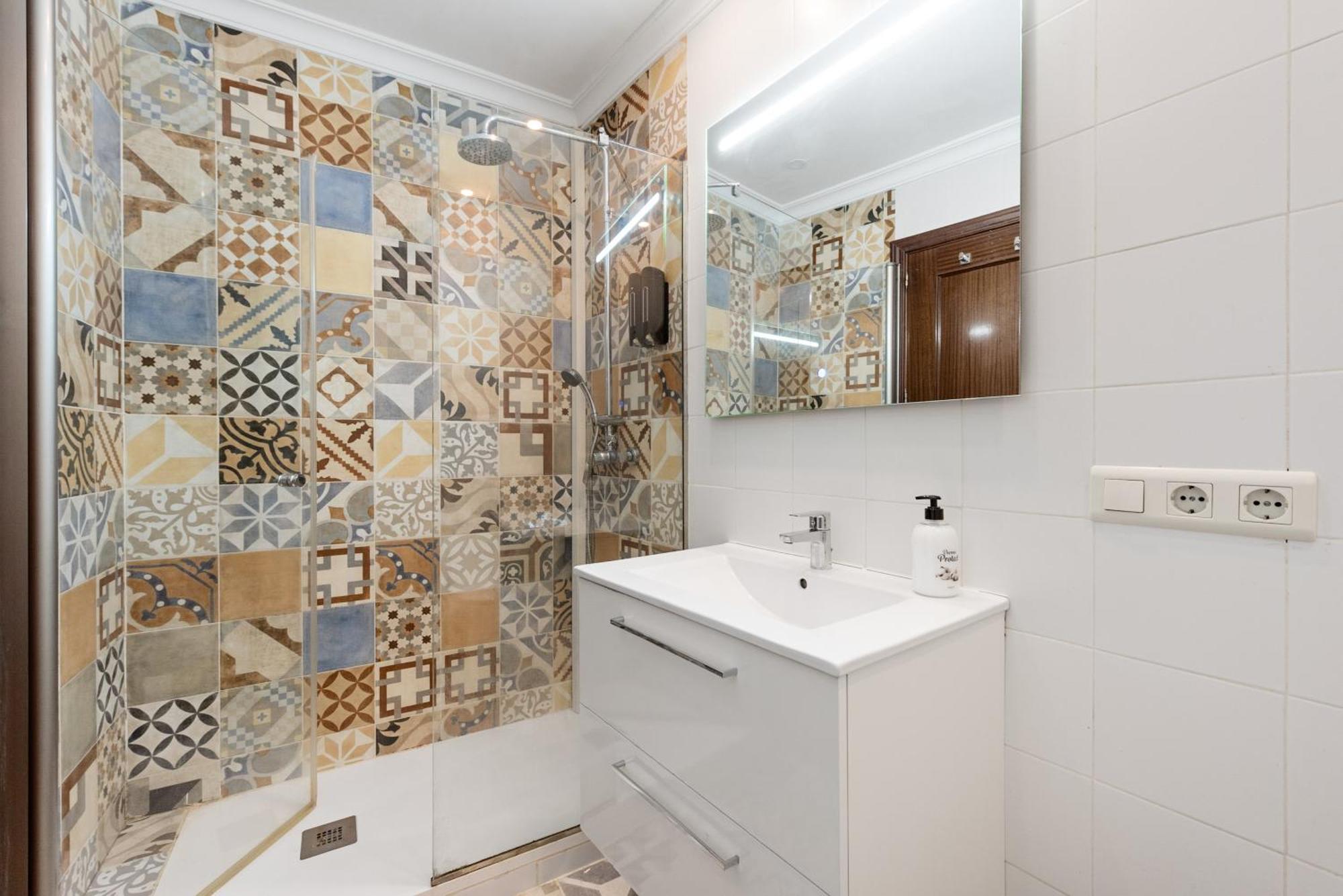 Urbanchicmalaga 2Bedroom Oasis In Historic Malaga Centre Málaga Exterior foto